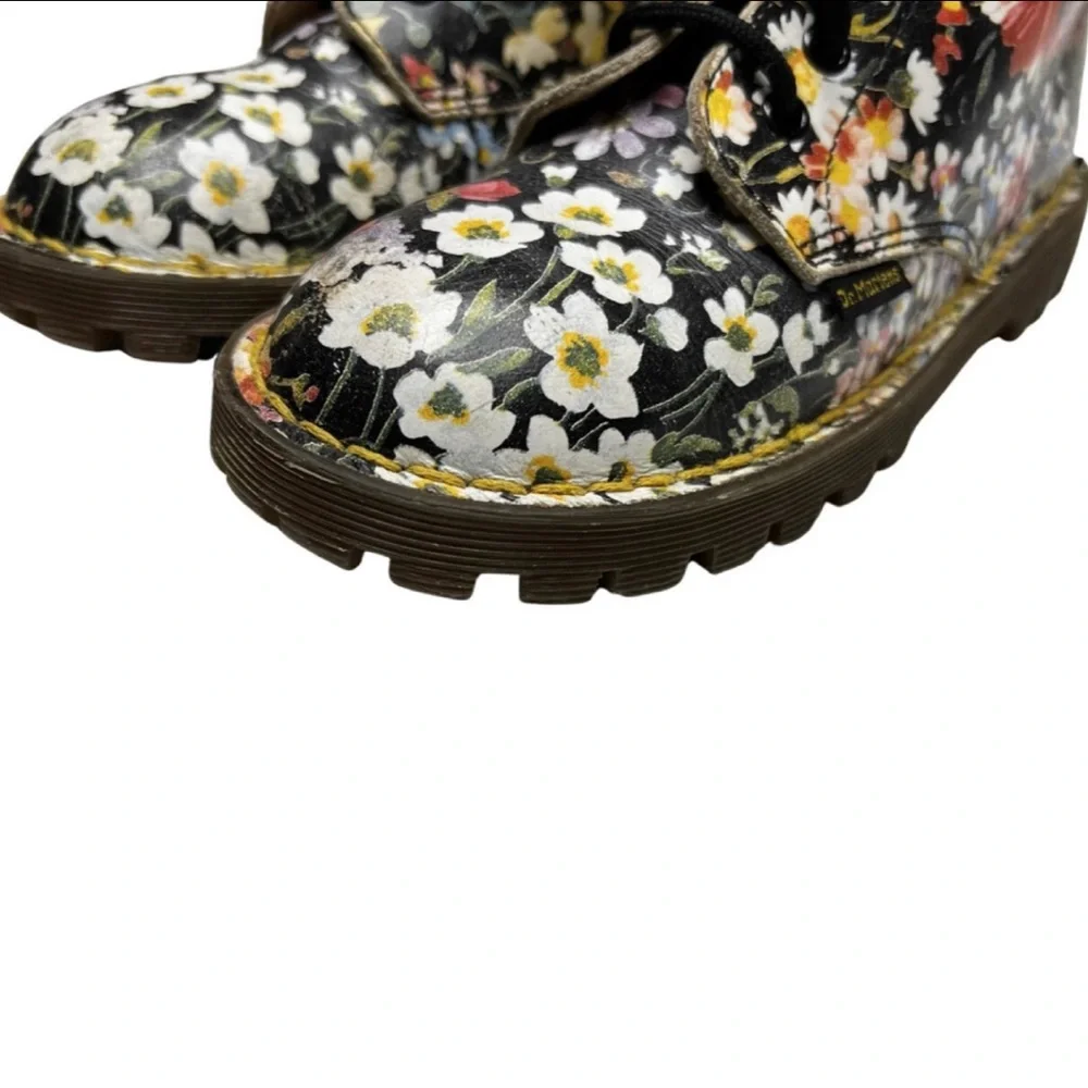 Vintage Dr. Martens Sienna Miller Floral Boots‎